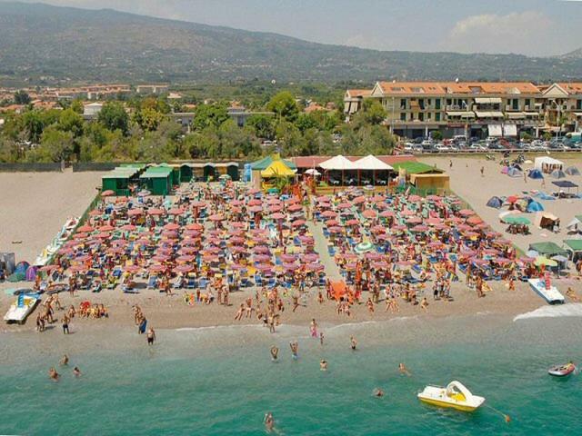 Fondachello Etna Mare" Apartment Mascali Bagian luar foto